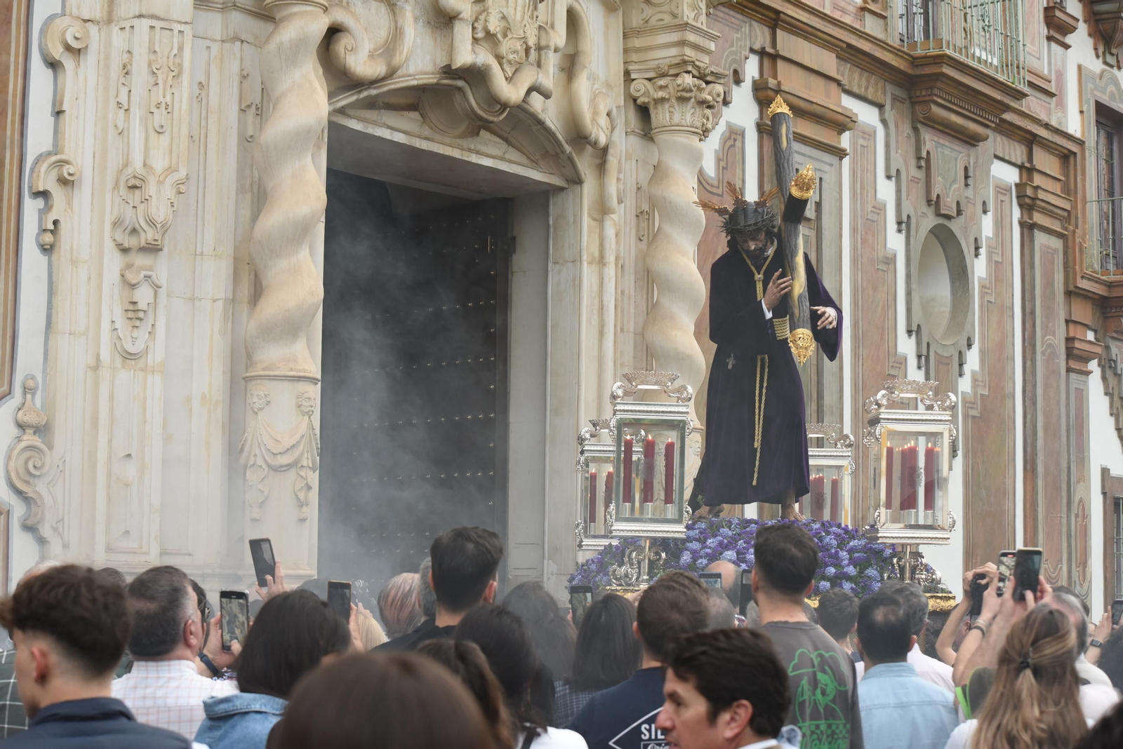 El vía crucis del Señor del Soberano Poder de Córdoba, en imágenes