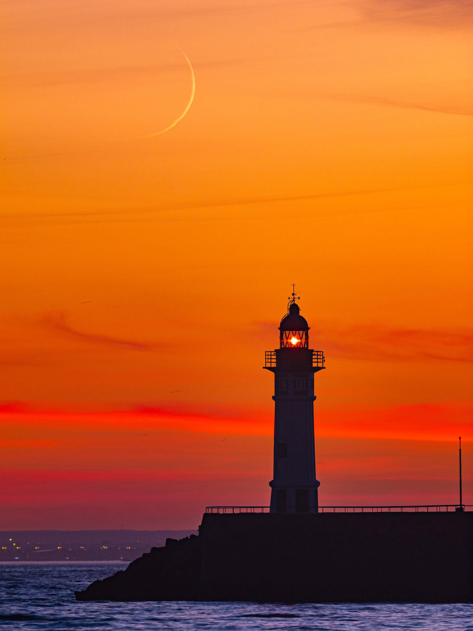 Faro del puerto de Almería capital