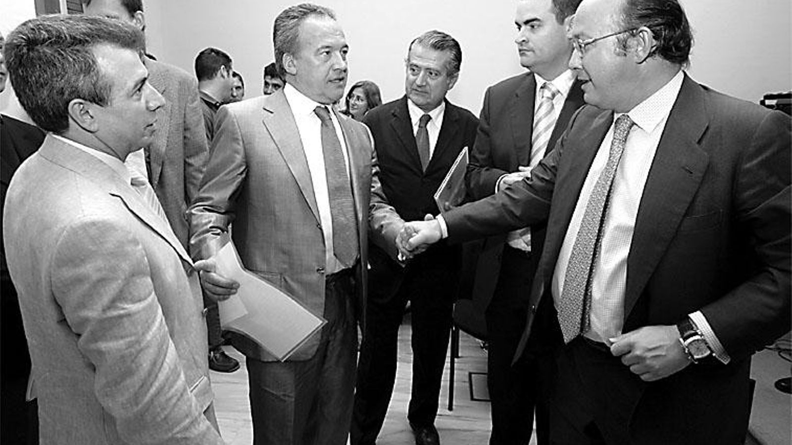 López, con Pedro Pacheco y los ejecutivos de Ikea en 2006 López, con Pedro Pacheco y los ejecutivos de Ikea en 2006