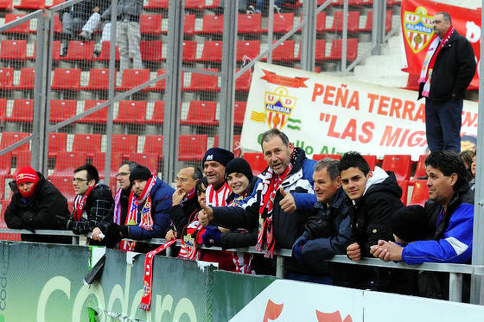 El Almería gana a domicilio al Girona y empata a puntos con el tercero. / LOF