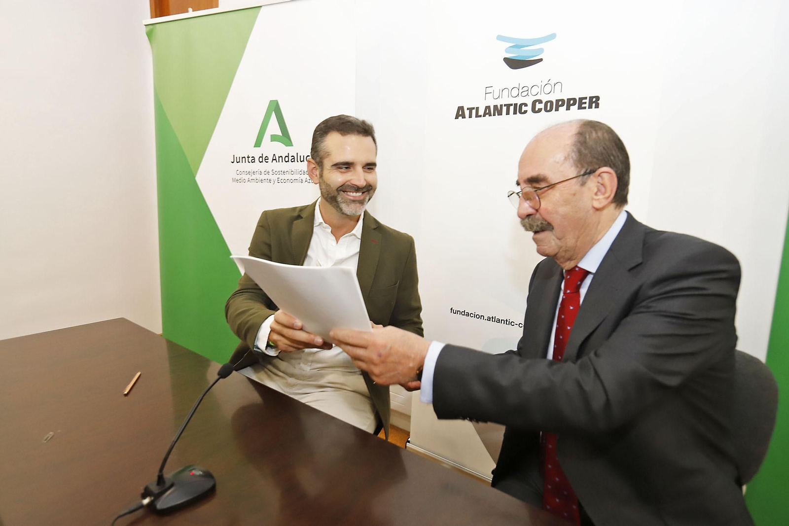 Firma de  la adhesión de la Fundación Atlantic Copper a la Red de Información Ambiental de Andalucía (Rediam).