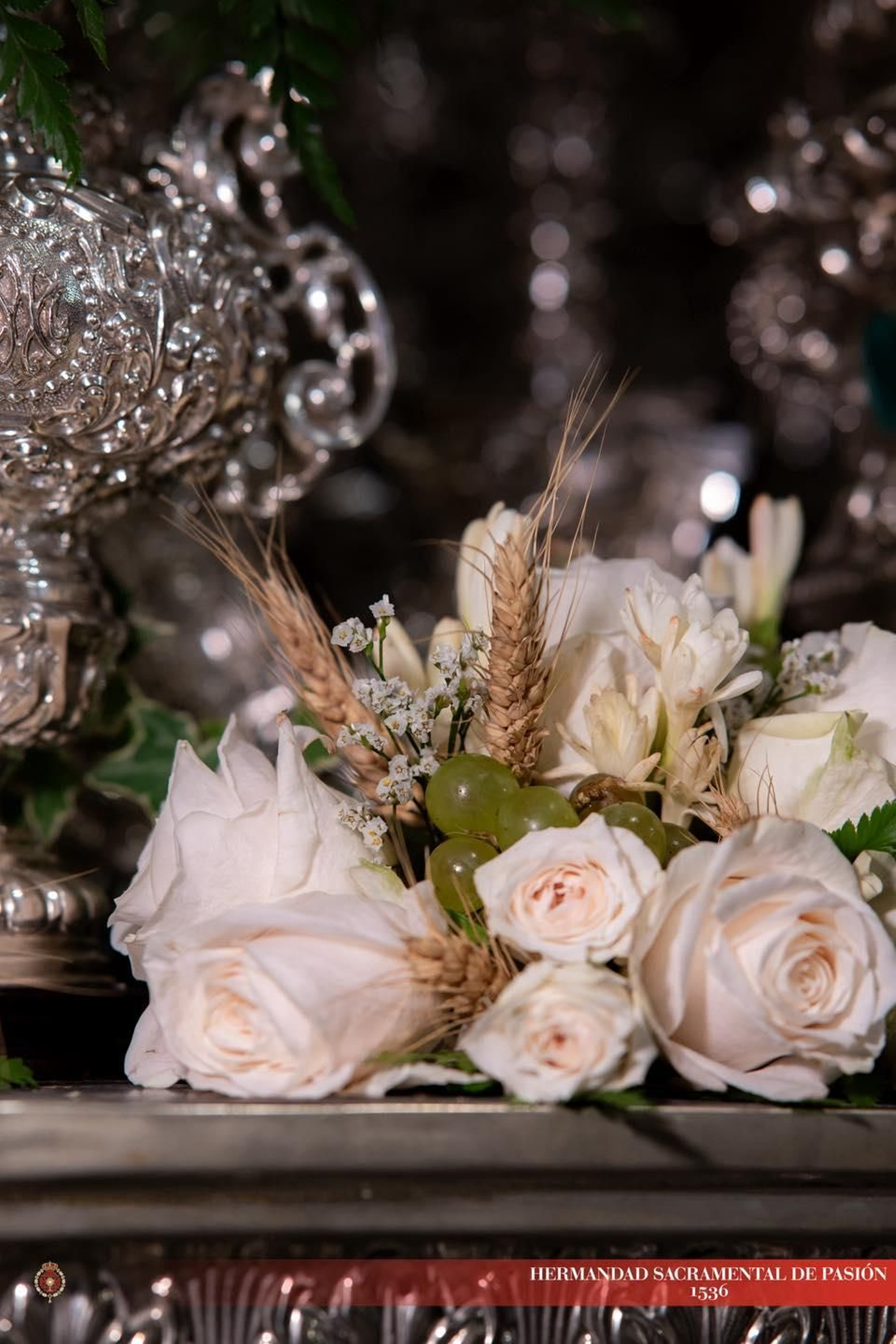 Uva del Condado de Huelva en el exorno de la Virgen del Refugio para la Magna Mariana.