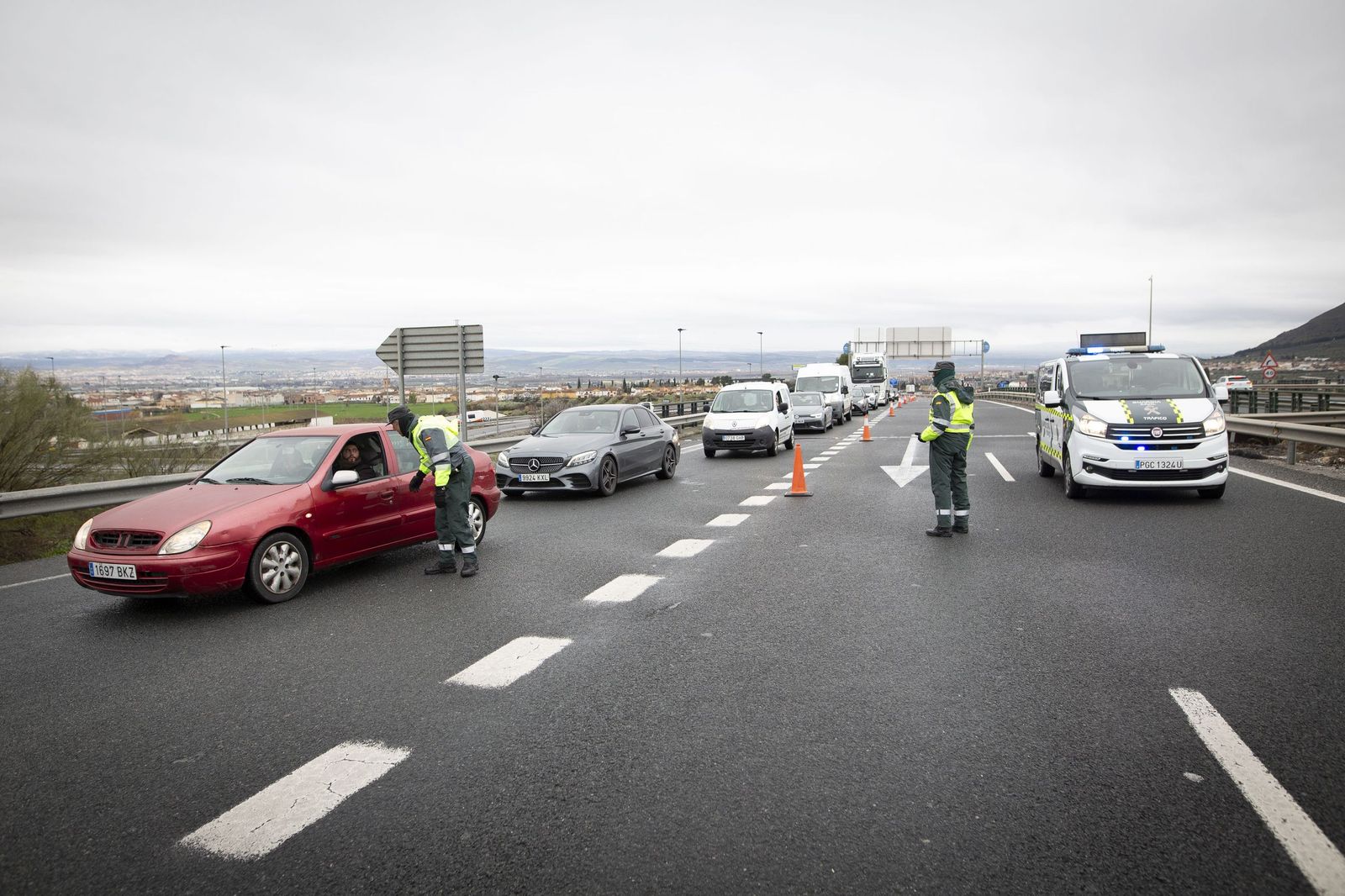 Las imágenes de la nevada sorpresa caída este lunes en Granada
