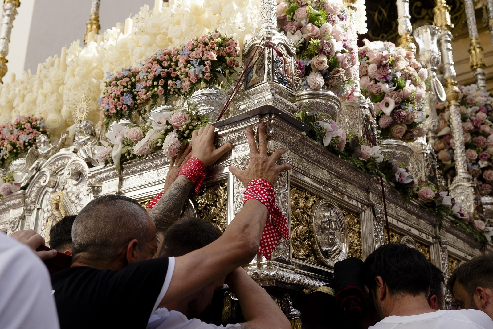 Imágenes de la salida de Sentencia en la Semana Santa de Cádiz 2025