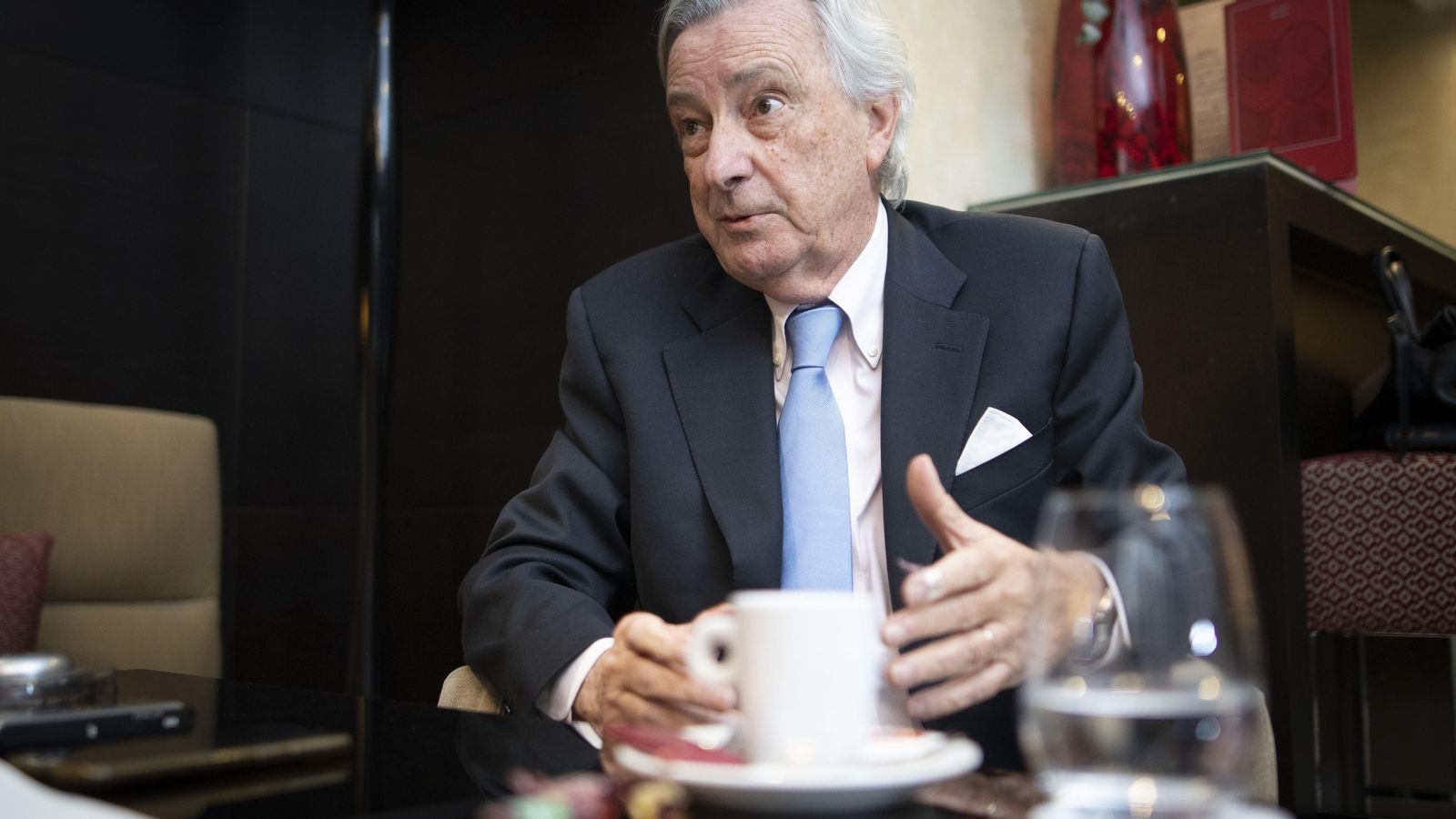 Jorge Dezcallar considera que se han perdido muchas ocasiones para la paz.