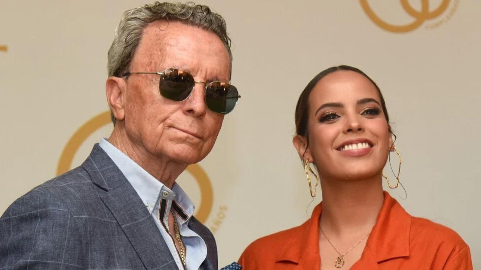 José Ortega Cano posa junto a Gloria Camila en la fiesta de 'El Turronero'