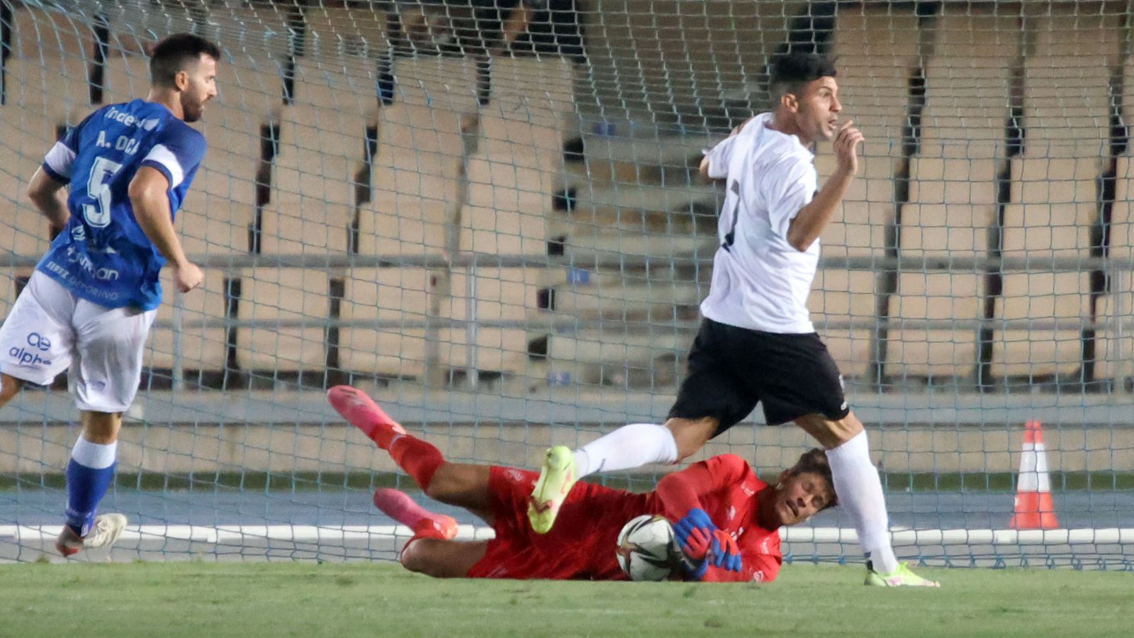 Imágenes del I Trofeo Pepe Ravelo entre Xerez DFC y Córdoba CF en Chapín