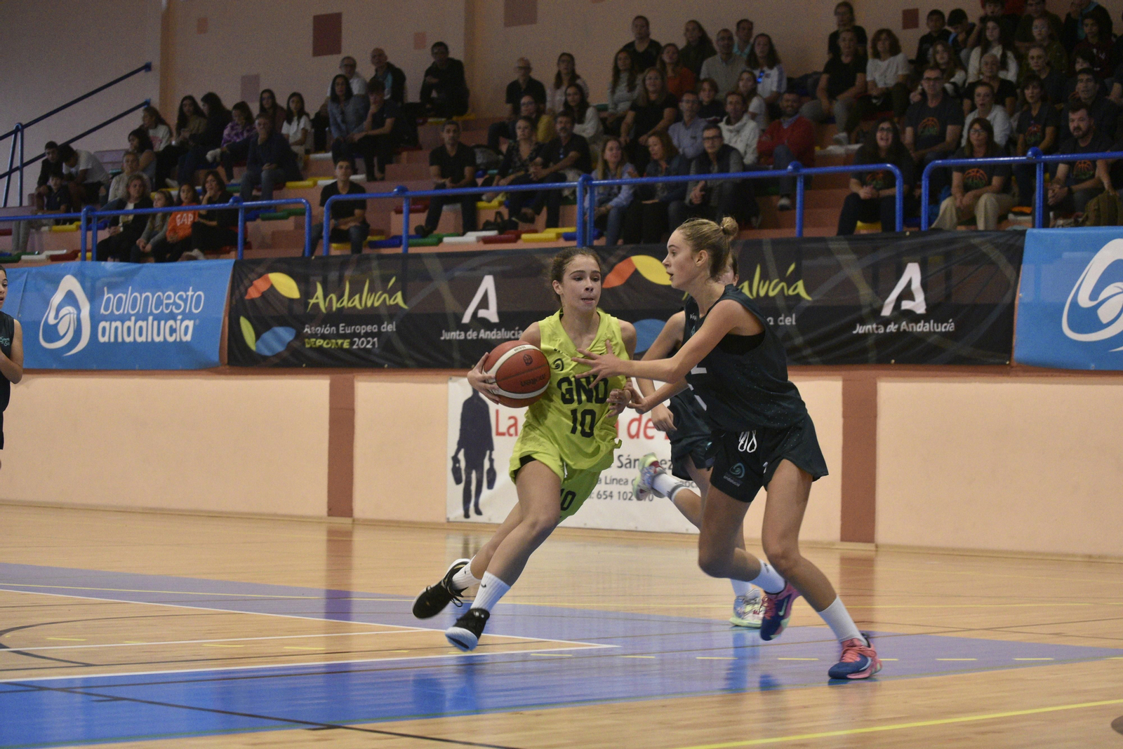 La primera jornada del Andaluz infantil femenino de baloncesto en La Línea
