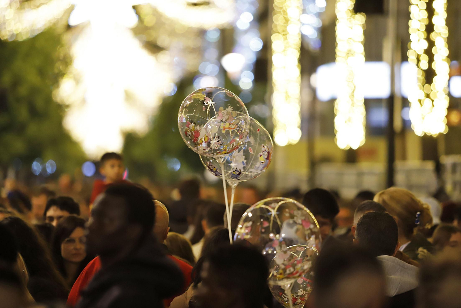 Imágenes del alumbrado navideño en las calles de Huelva