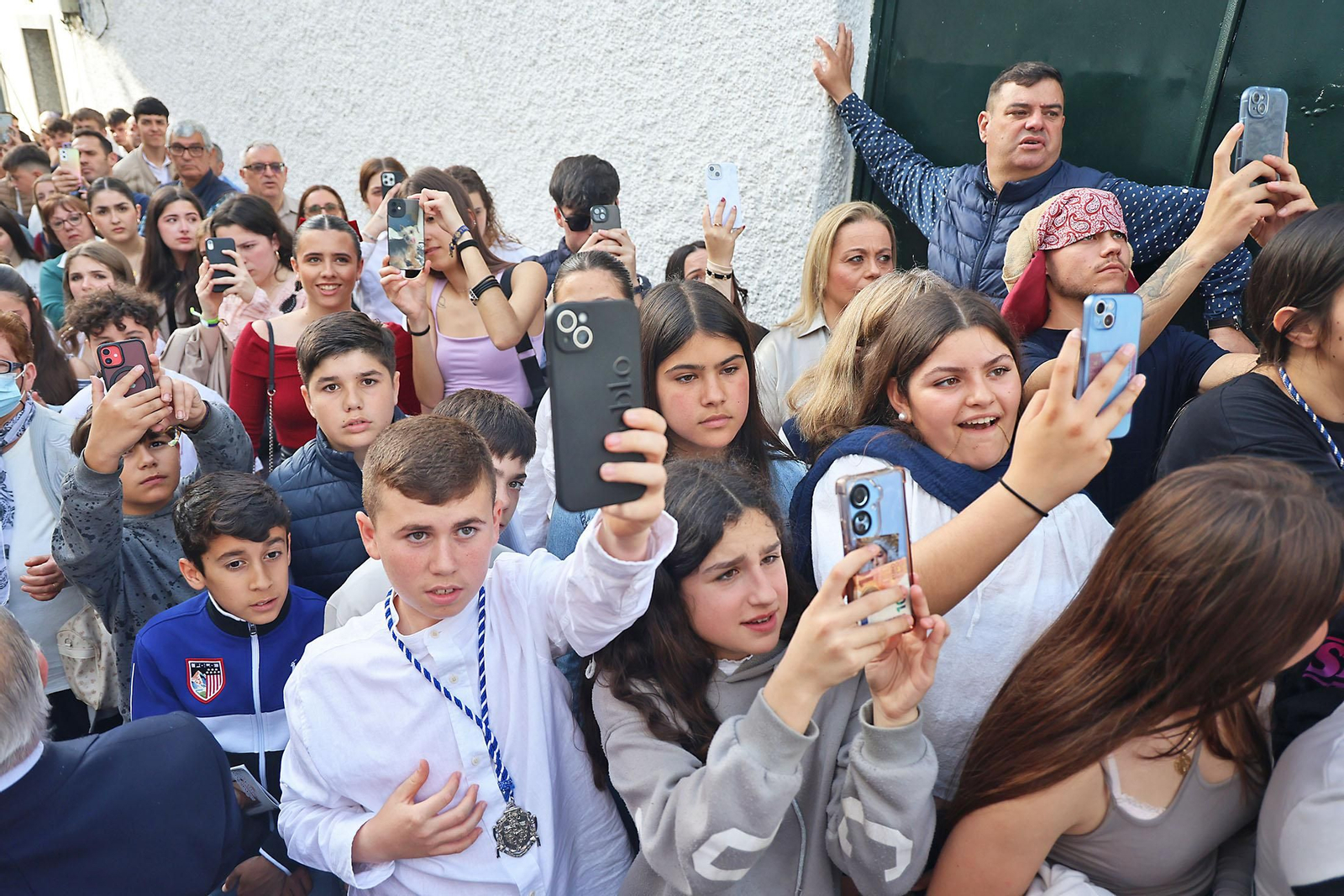 Imágenes de la VIrgen de Los Dolores por su barrio de las Colonias
