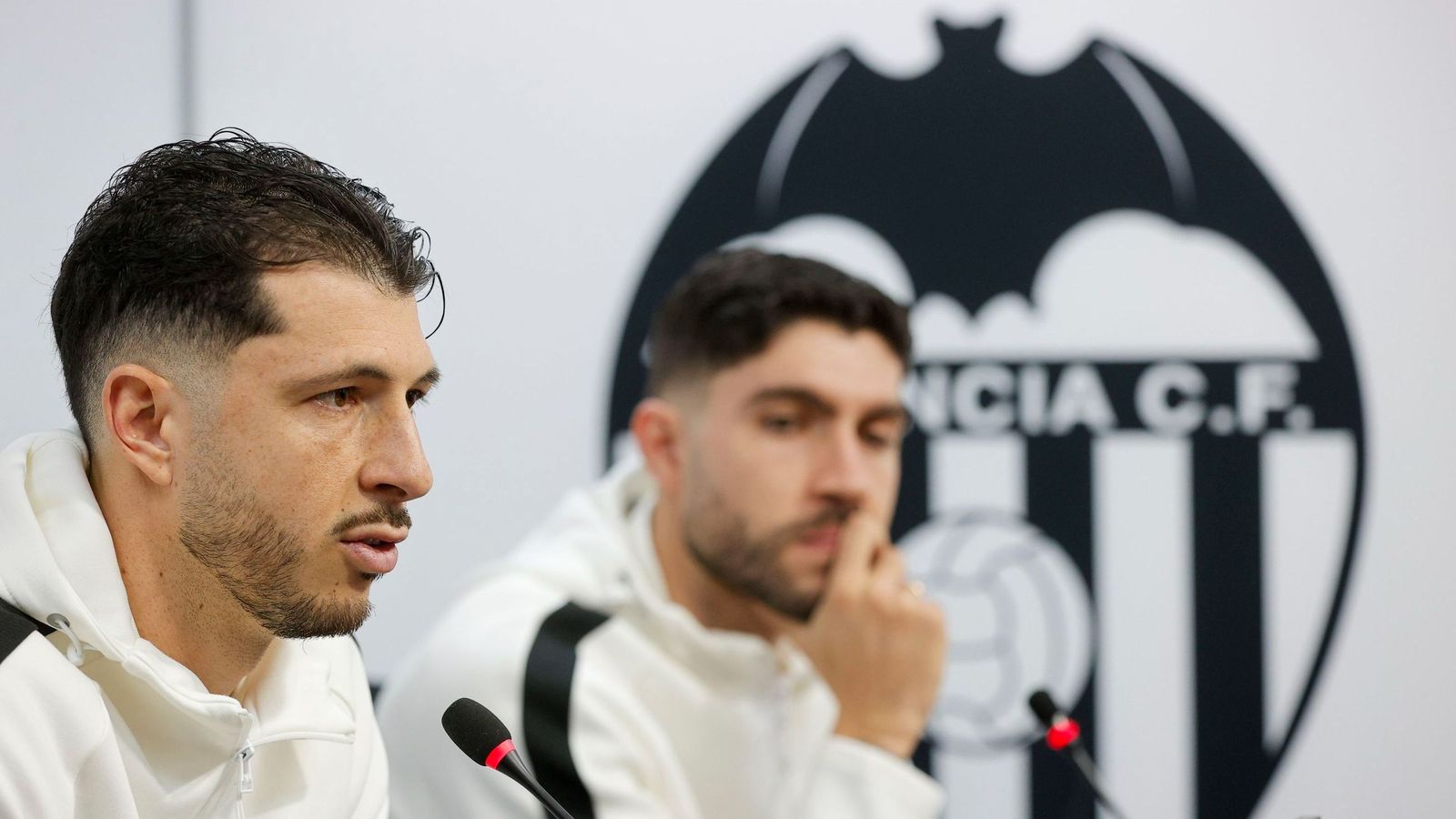 Guido Rodríguez, en su presentación como jugador del Valencia.