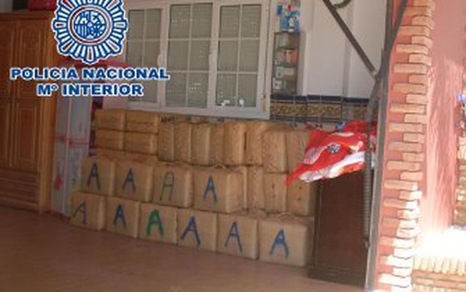 Incautan más de una tonelada de hachís en un chalé de La Línea