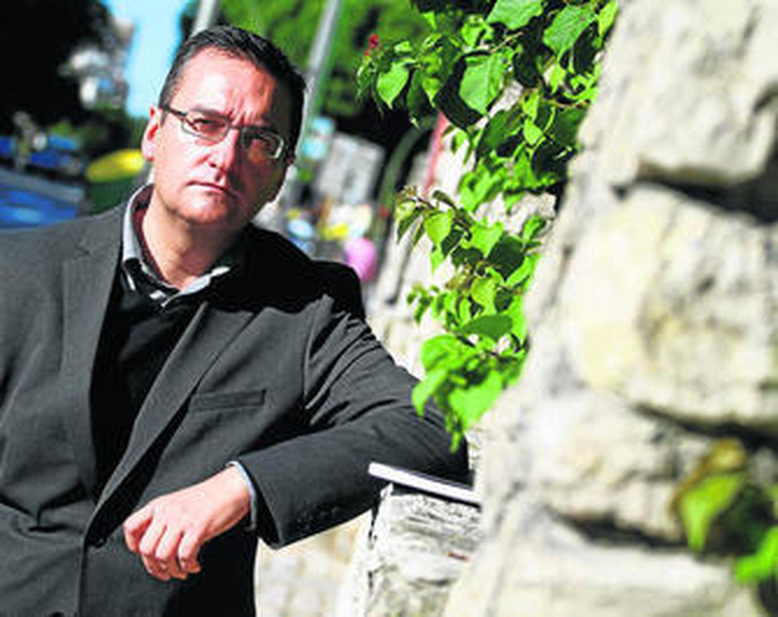 Gutiérrez Solís realiza su particular homenaje a quienes se adentran en el oficio de las letras.