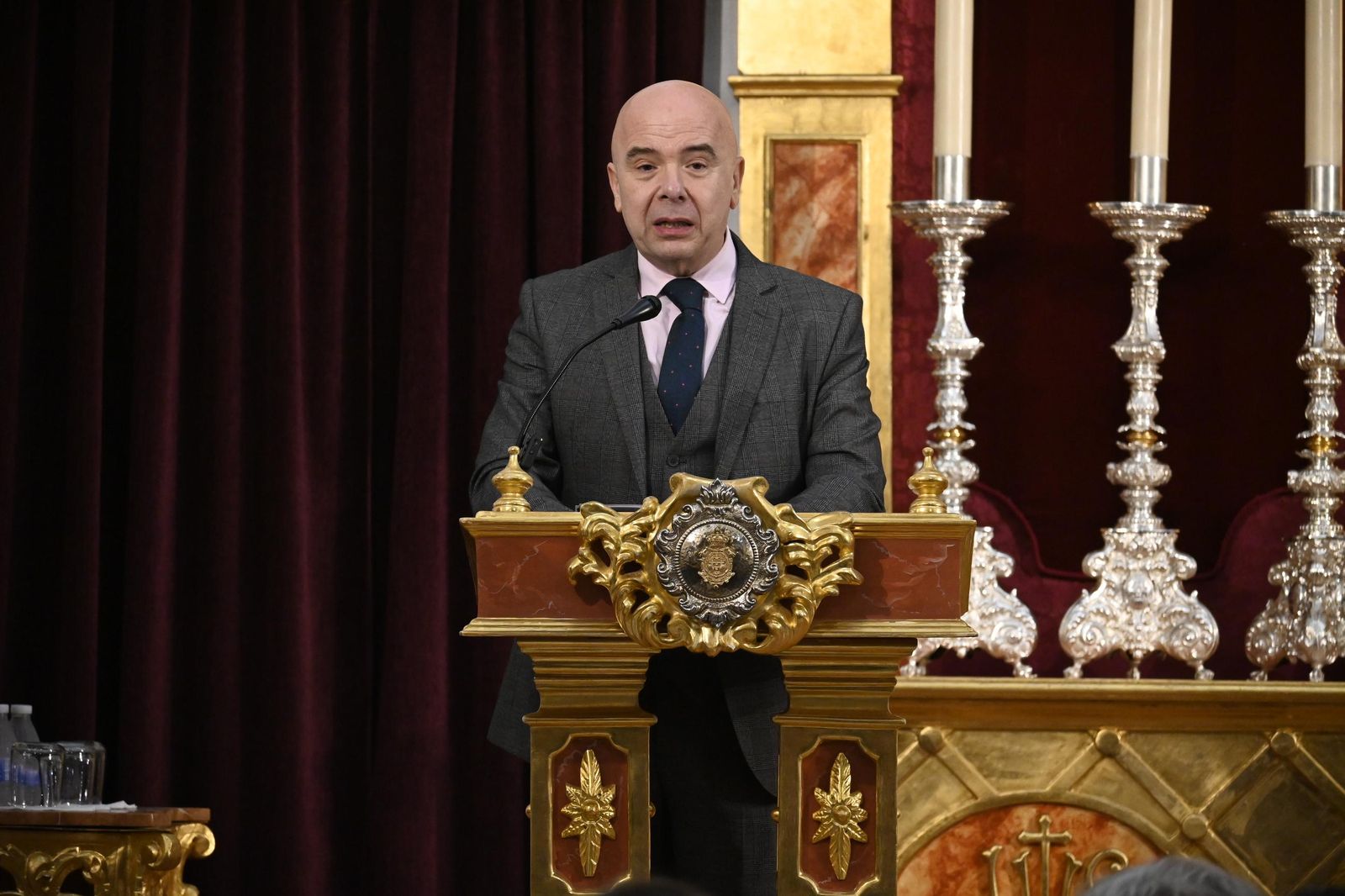 Presentación del cartel de 25 aniversario de la coronación de la Esperanza de Huelva