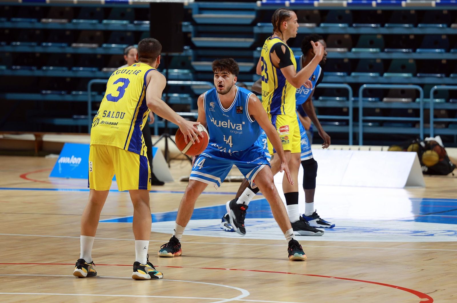 Las mejores imágenes del Ciudad de Huelva-CB Salou
