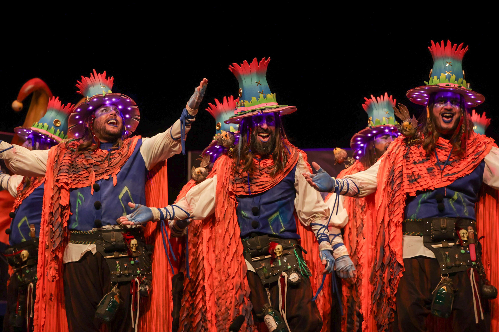 Imágenes de la actuación de la comparsa de Huelva "Los Alquimistas" en las semifinales del Carnaval Colombino