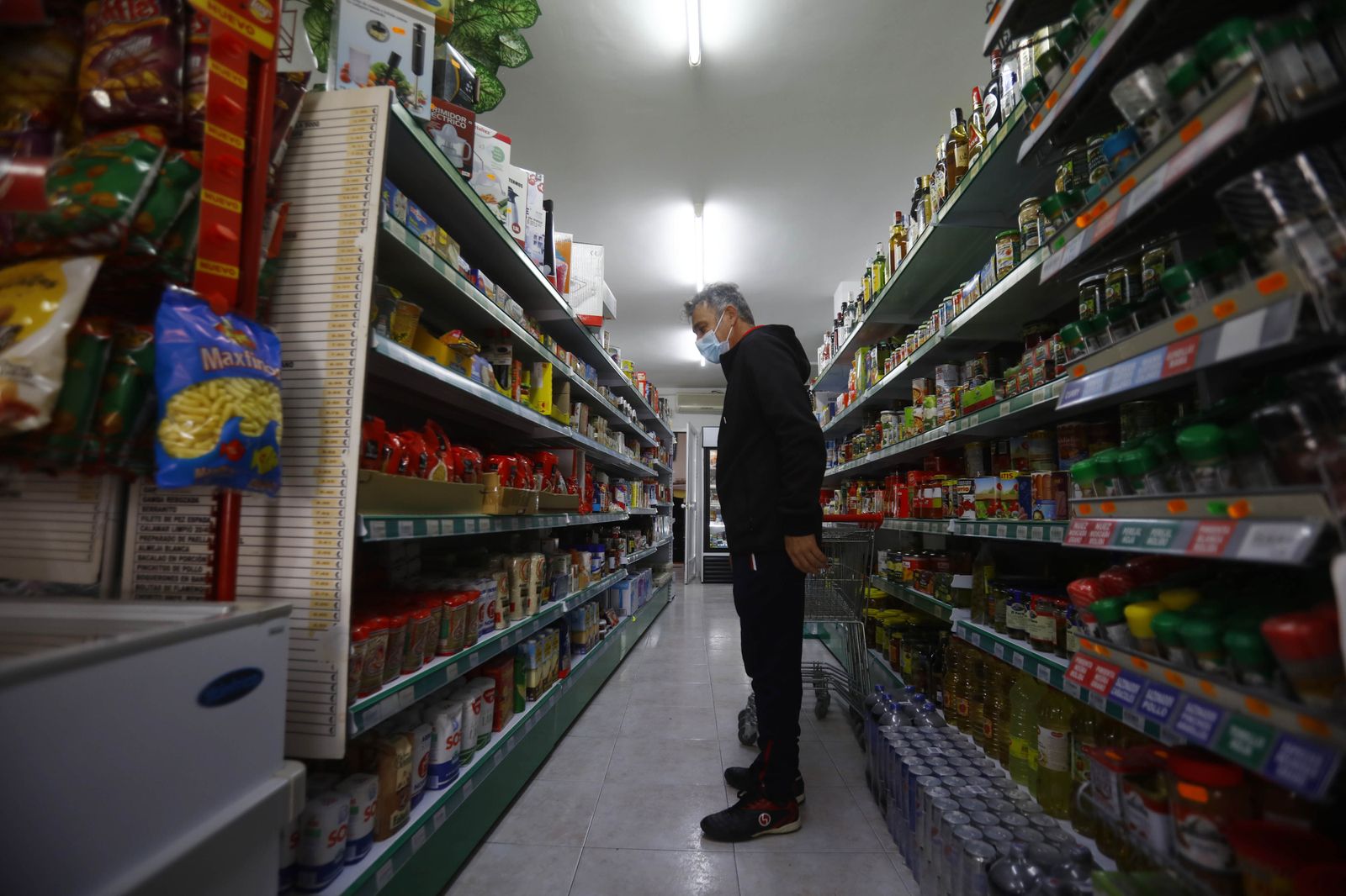 Fotografías: Un paseo por la barriada periférica de Santa Cruz, la más aislada de Córdoba