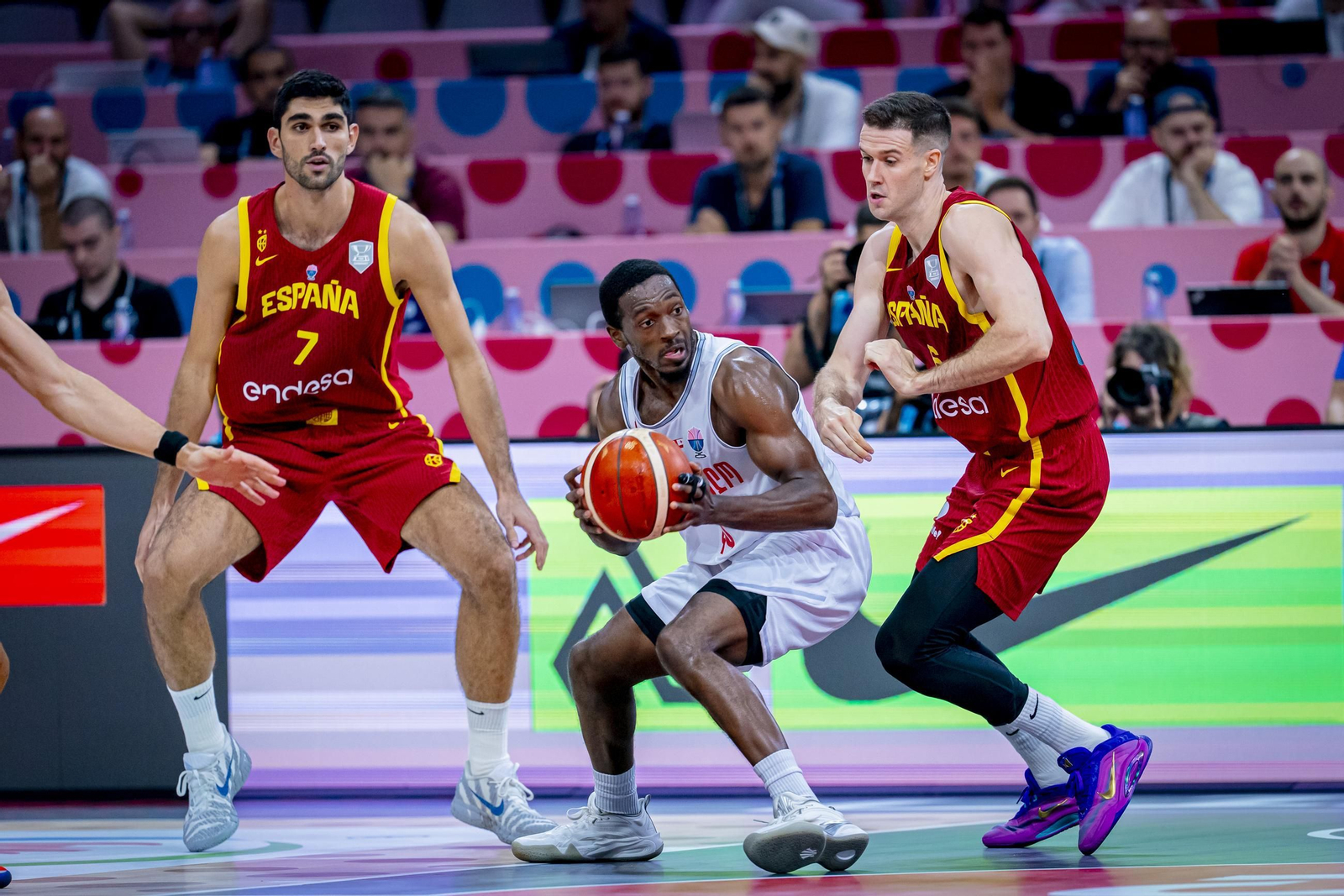 Las fotos del Georgia - España de baloncesto