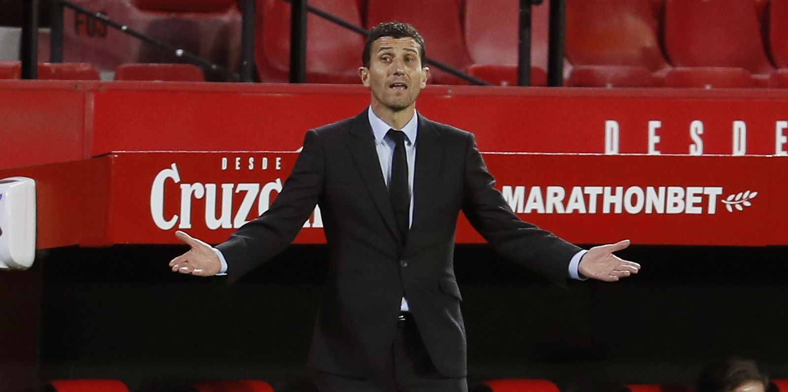 Javi Gracia, durante un partido del Valencia.