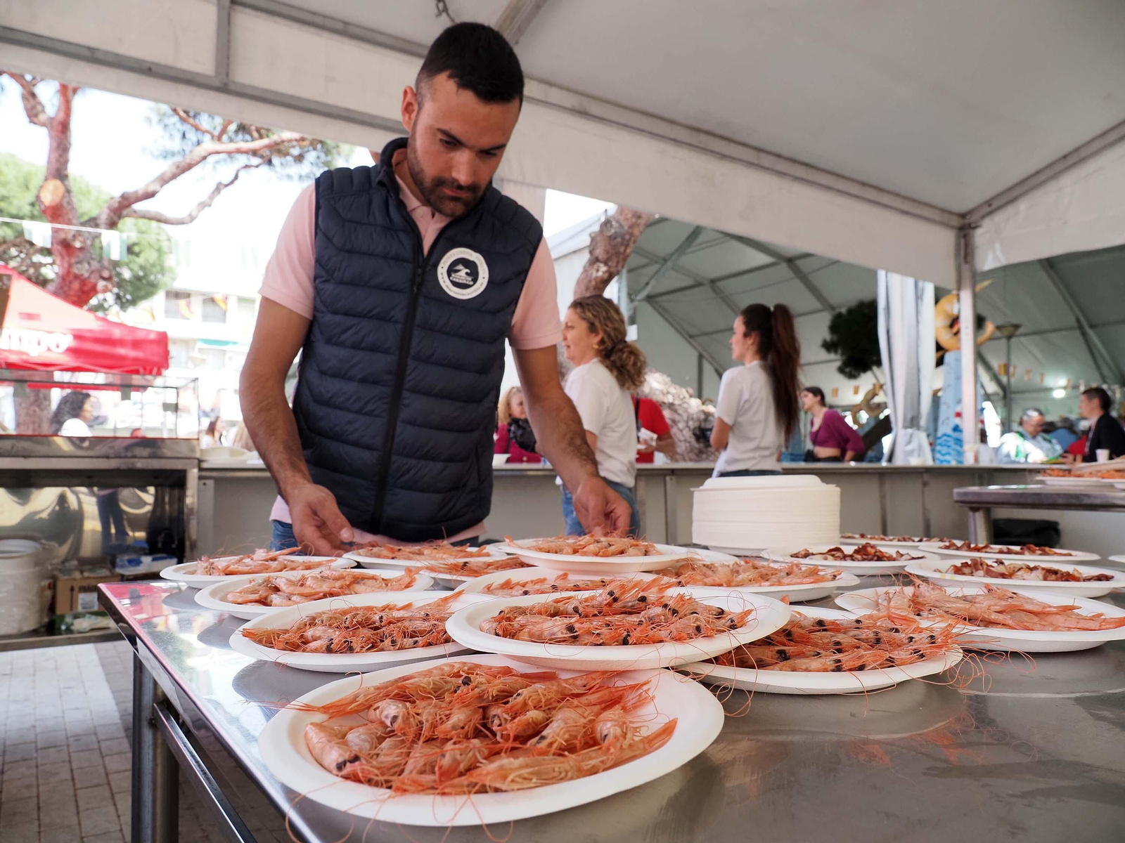 El espectacular ambiente de la Feria de la Gamba de Punta Umbría, en imágenes