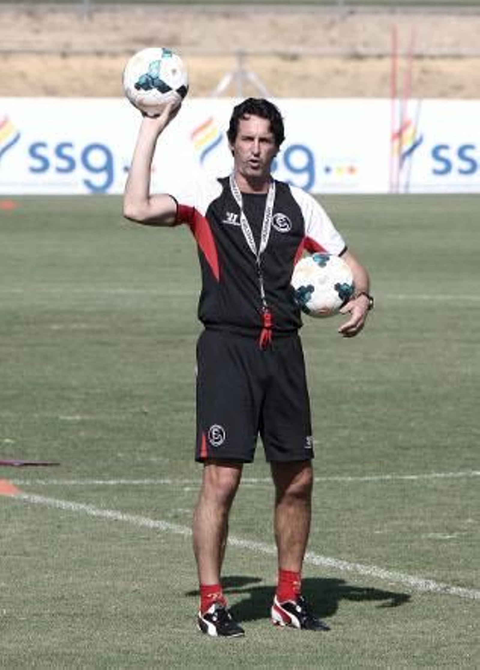 Emery: "Ganar fuera ya es una obligación"