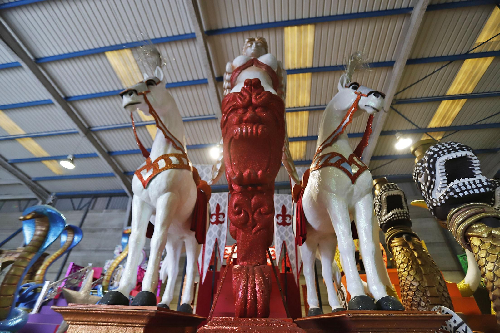 Así don las carrozas de lo Reyes Magos de Huelva 2024