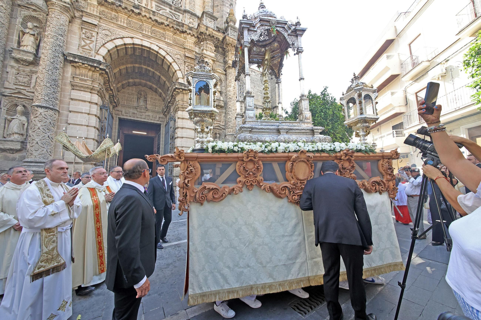 Salida del Corpus de Minerva de San Miguel en Jerez