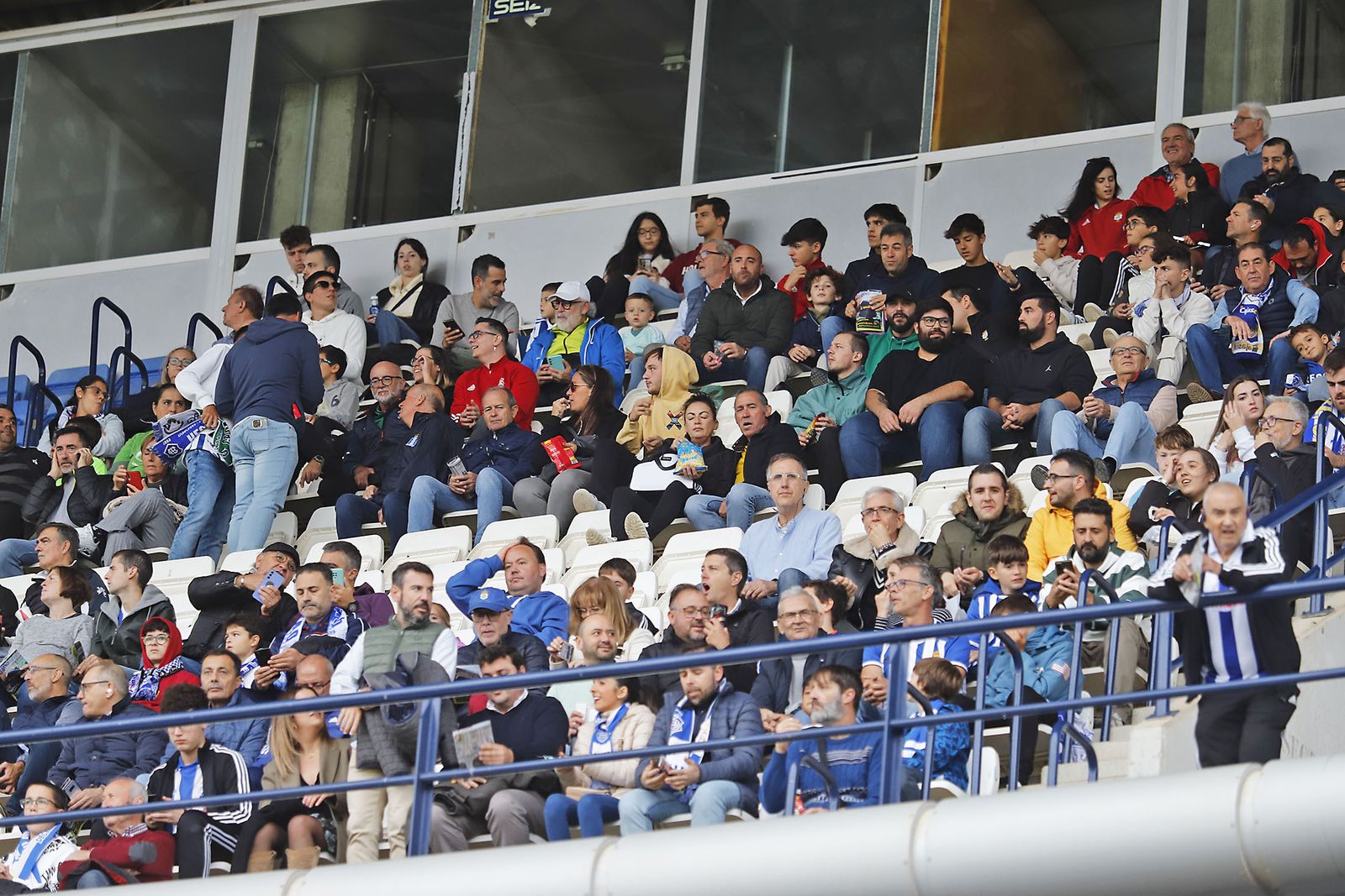Imágenes del ambiente en el Recreativo de Huelva - San Fernando