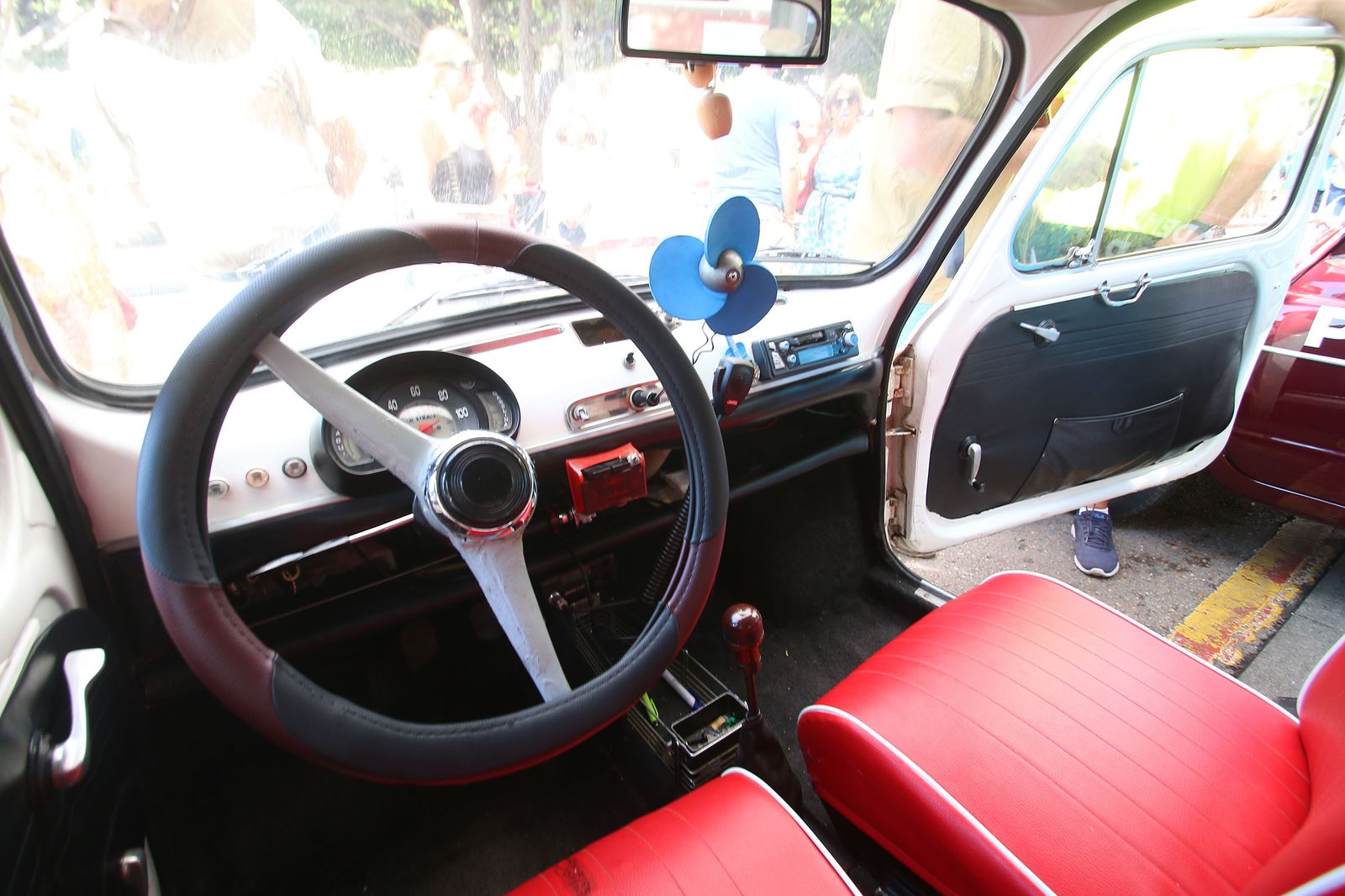 Fotogalería Exhibición Seat 600. Feria Almería 2019
