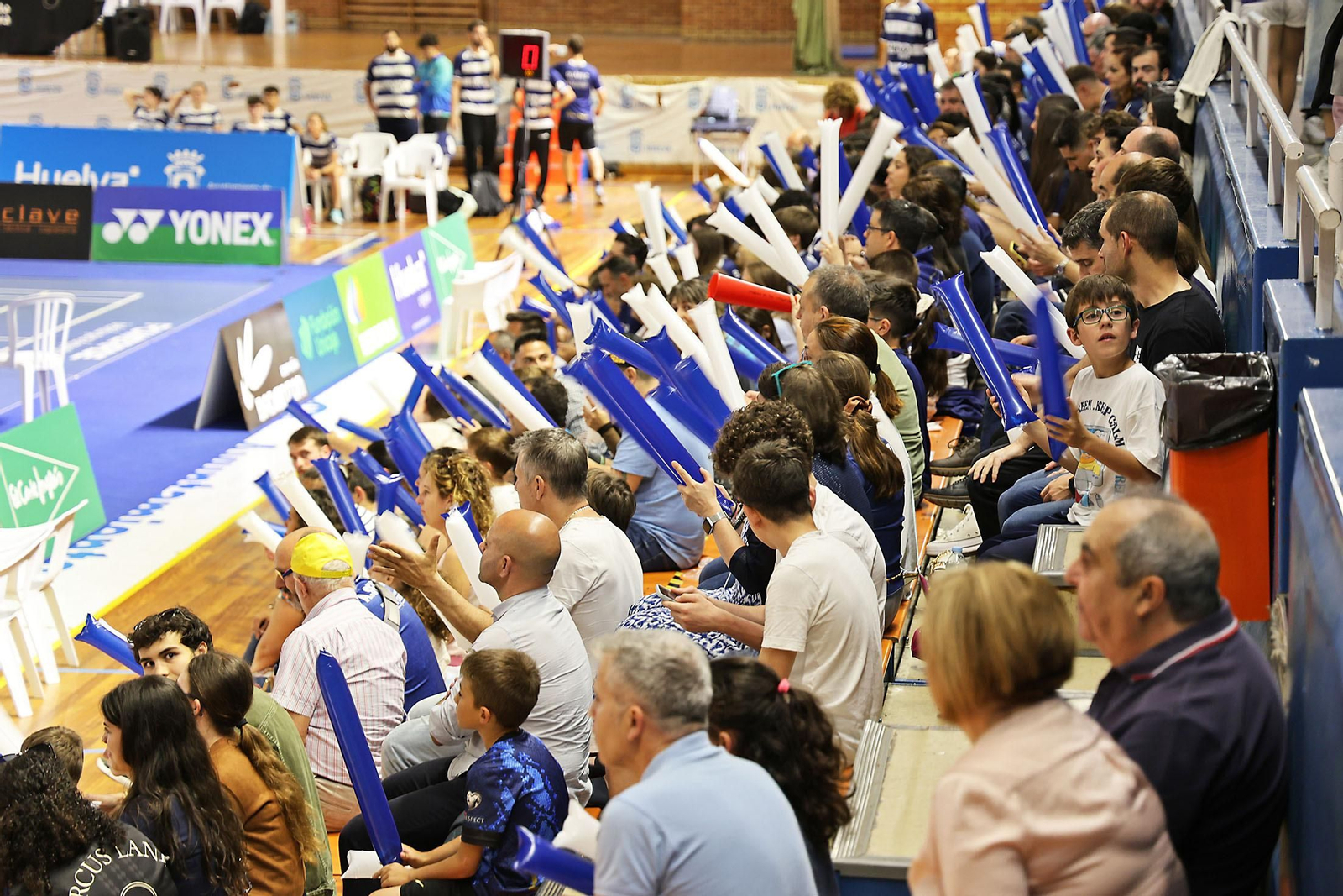 Imágenes de la final de liga de bádminton entre el IES La Orden y La RInconada