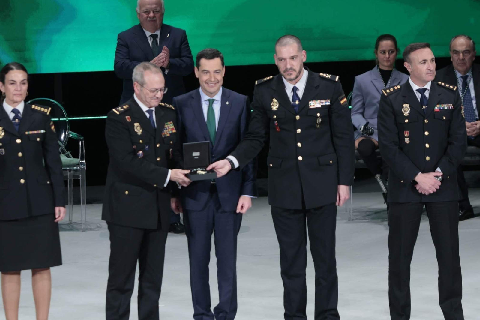 Las imágenes del acto de la entrega de los títulos de Hijo de Predilecto y las Medallas de Andalucía
