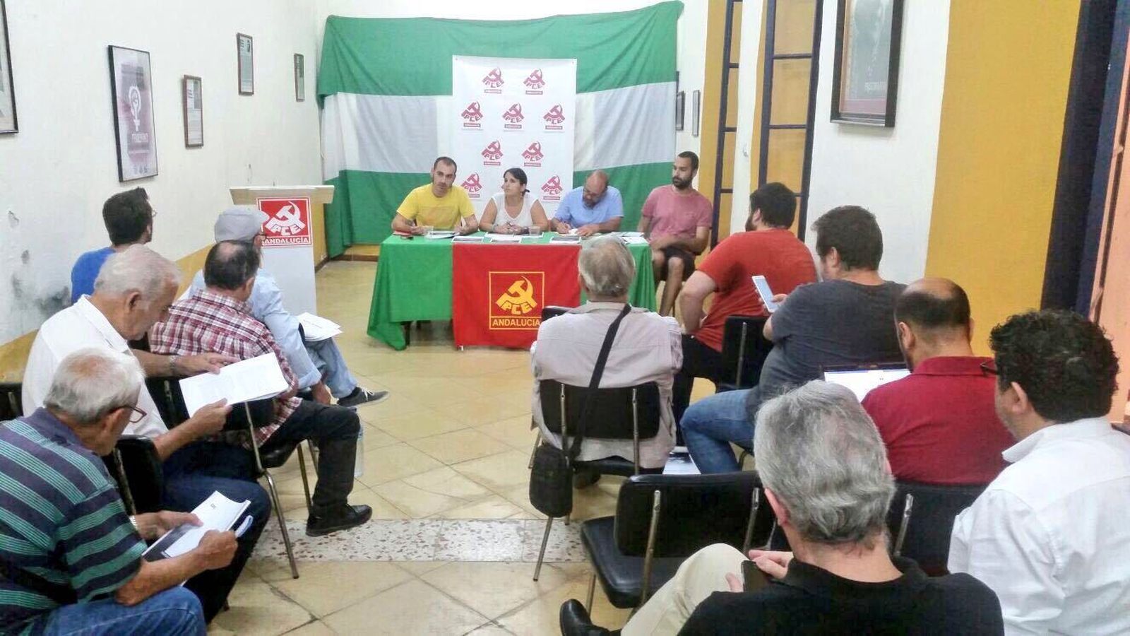 Militantes de varias poblaciones de la Bahía se reunieron en la sede del PCA.