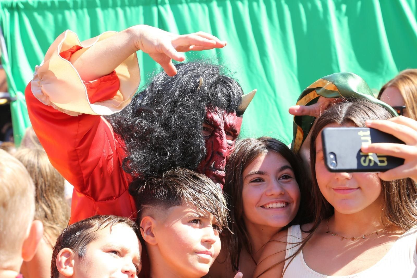 Las mejores imágenes de la fiesta de la Diablilla en Montoro: sustos, diversión y un espectacular tobogán gigante