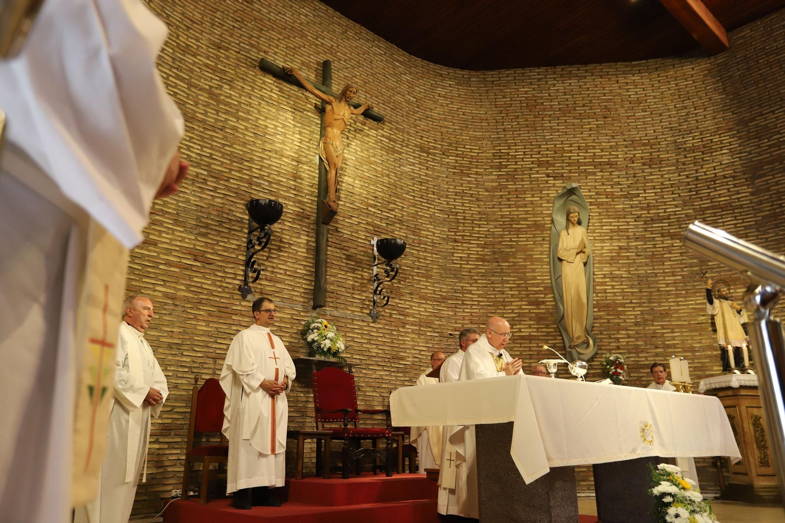 Imágenes de la Misa despedida de la Comunidad de los Jesuitas de Huelva
