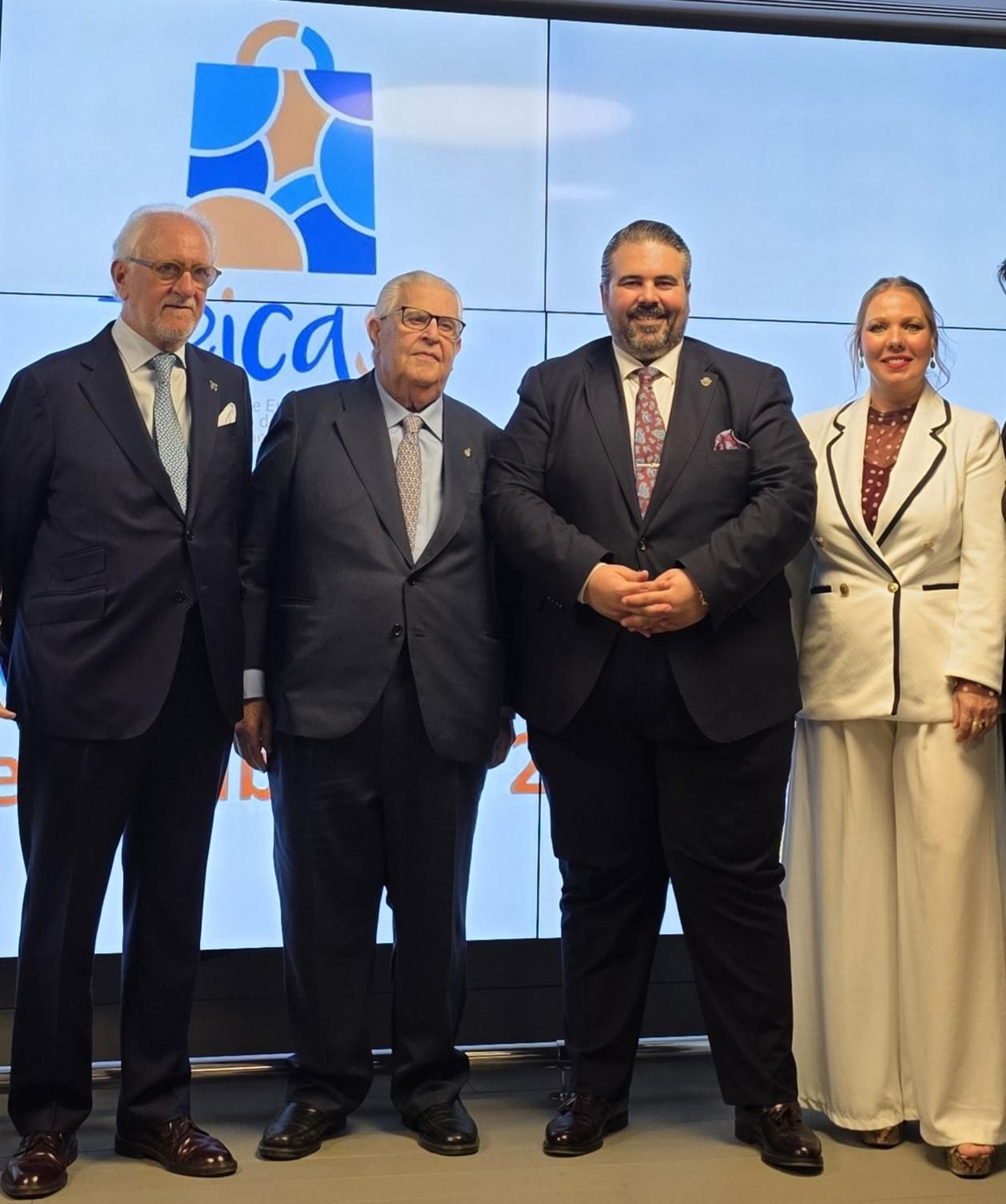 Antonio Arroyo Presidente de Feicase, Manuel Barea Presidente de Honor de Feicase, Gonzalo Juan Fernández-Sambruno y Susana Pedrero socios de Claver & Egler.