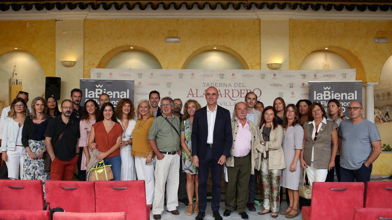 Los patrocinadores y colaboradores de la Bienal, este jueves en la Taberna Alabardero.