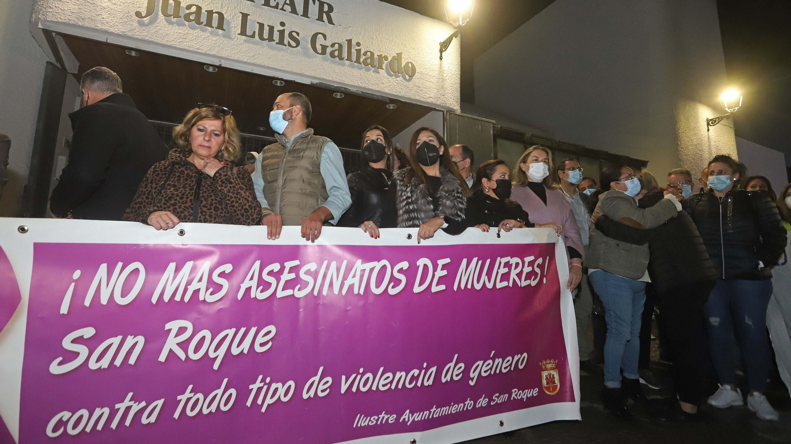 Fotos de la concentración por el asesinato de María Isabel en San Roque