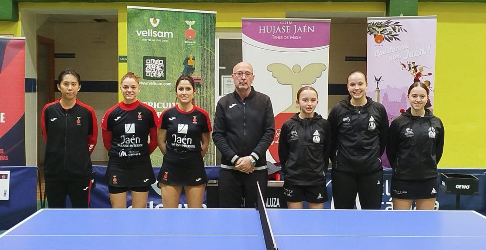 Chen, Jokic y Bueno, junto a sus tres rivales del equipo burgalés.