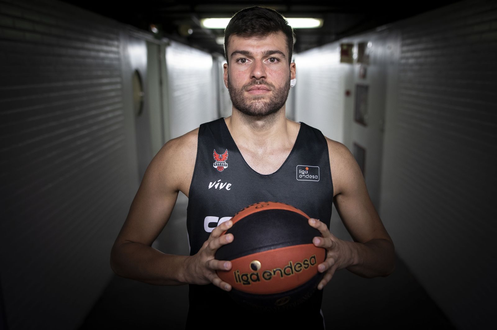 Ramón Vilà posa en los pasillos del Palacio de Deportes.