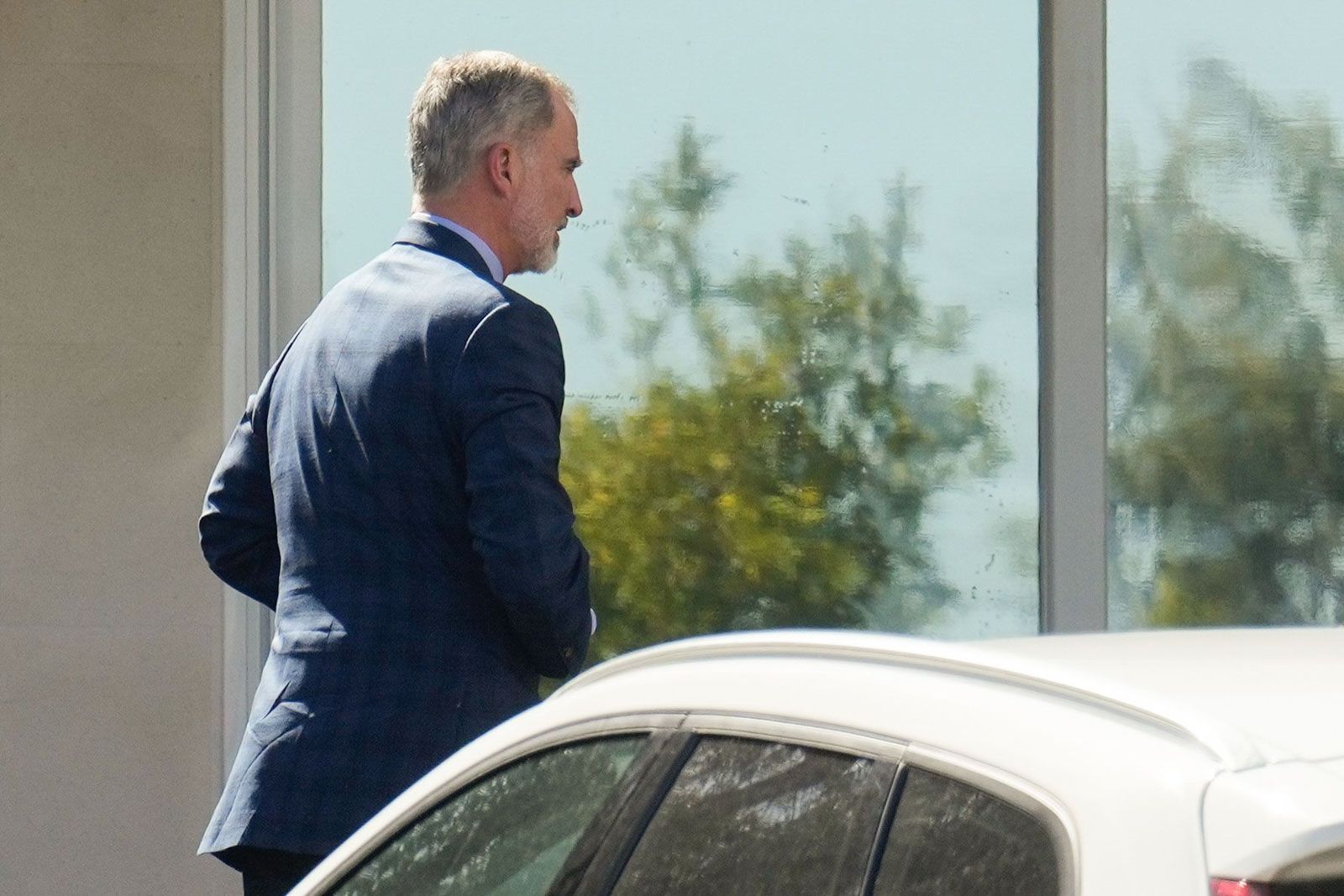 Felipe VI se dirige a la Clínica Ruber donde se encuentra ingresaba su madre, doña Sofía