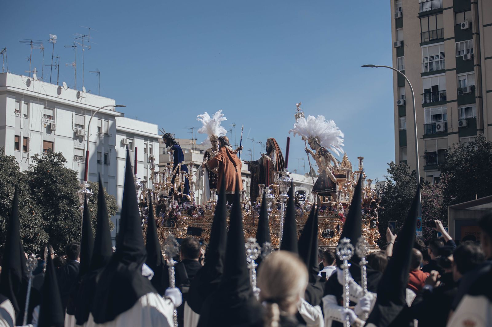 La salida de la Hermandad de San Pablo en la Semana Santa de Sevilla 2023