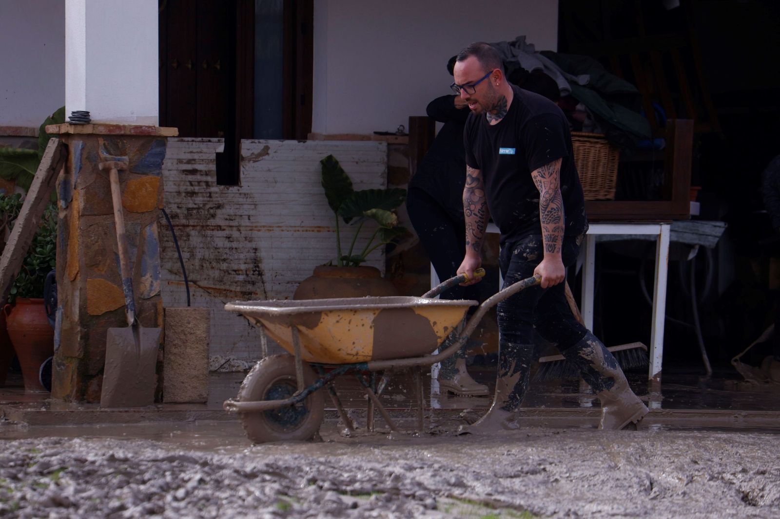 Limpieza en las parcelas de Córdoba tras el tren de tormentas