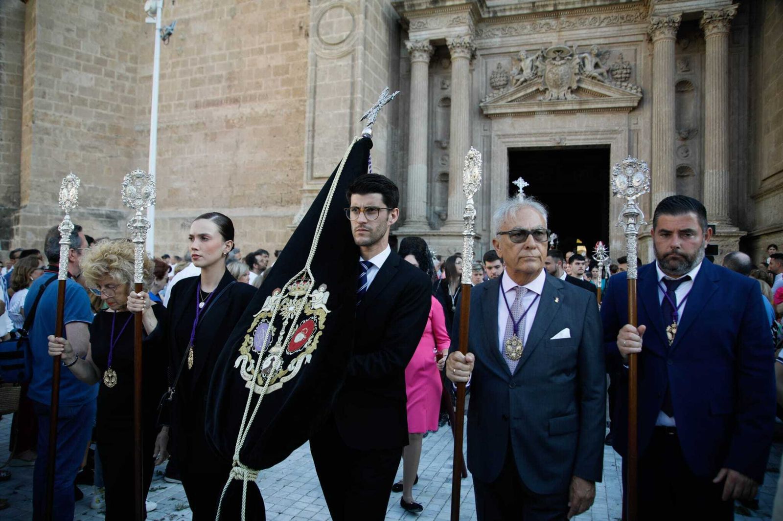Imágenes de la procesión del Corpus Christi en Almería: así han sido la misa y la posterior marcha por la capital