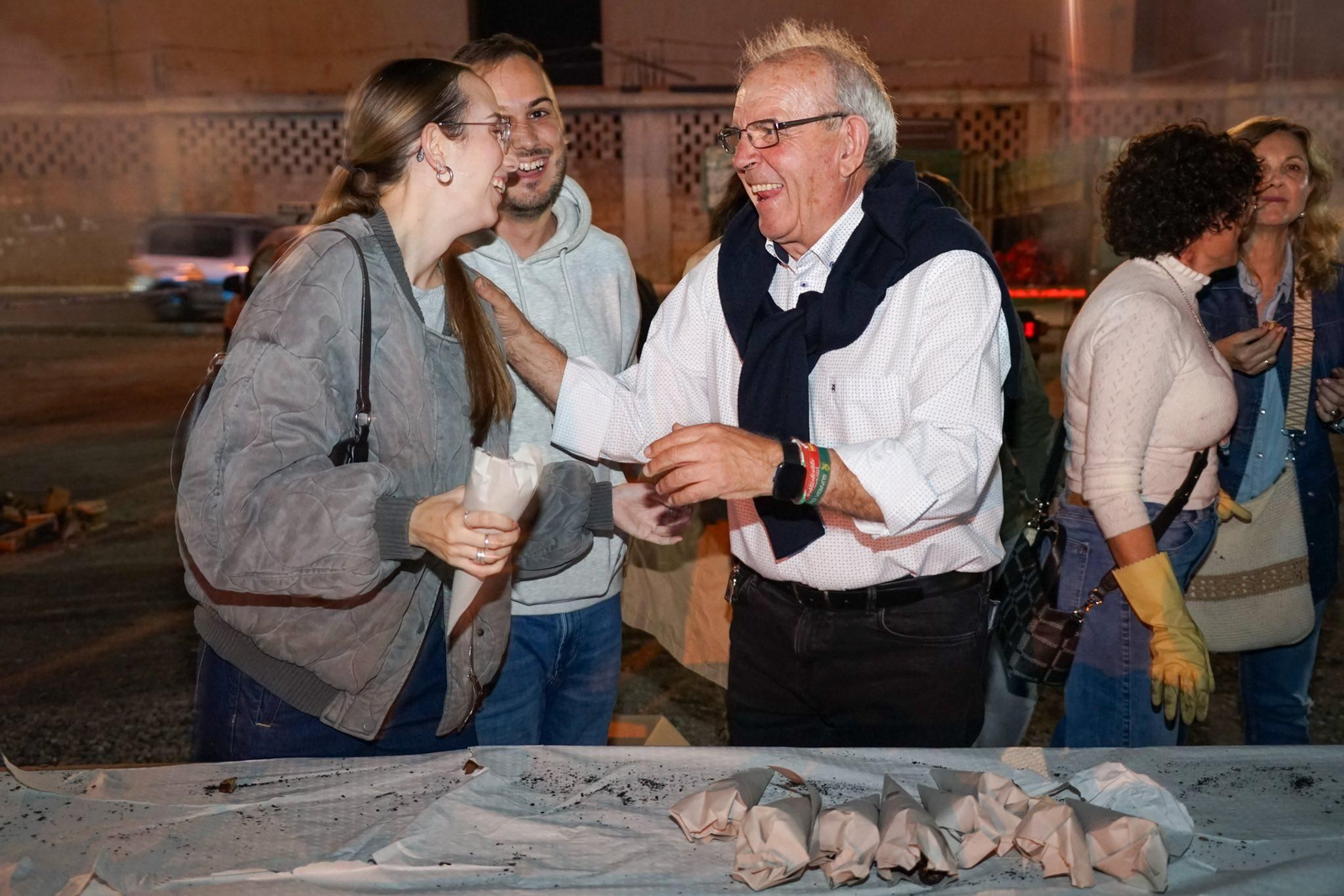 Miles de vecinos se reunieron para celebrar el otoño con la tradicional Gran Castañada de Vícar