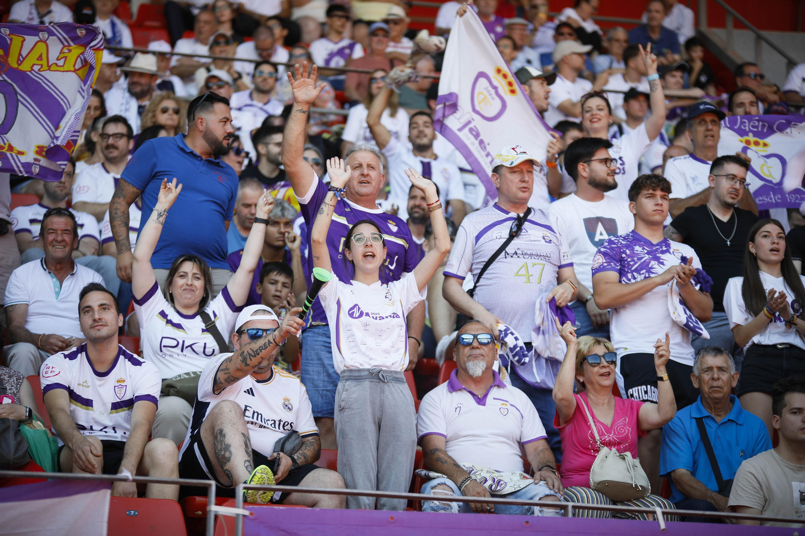 La afición lagarta tiñe de blanco y morado el Power Horse Stadium, en imágenes La afición lagarta tiñe de blanco y morado el Power Horse Stadium, en imágenes