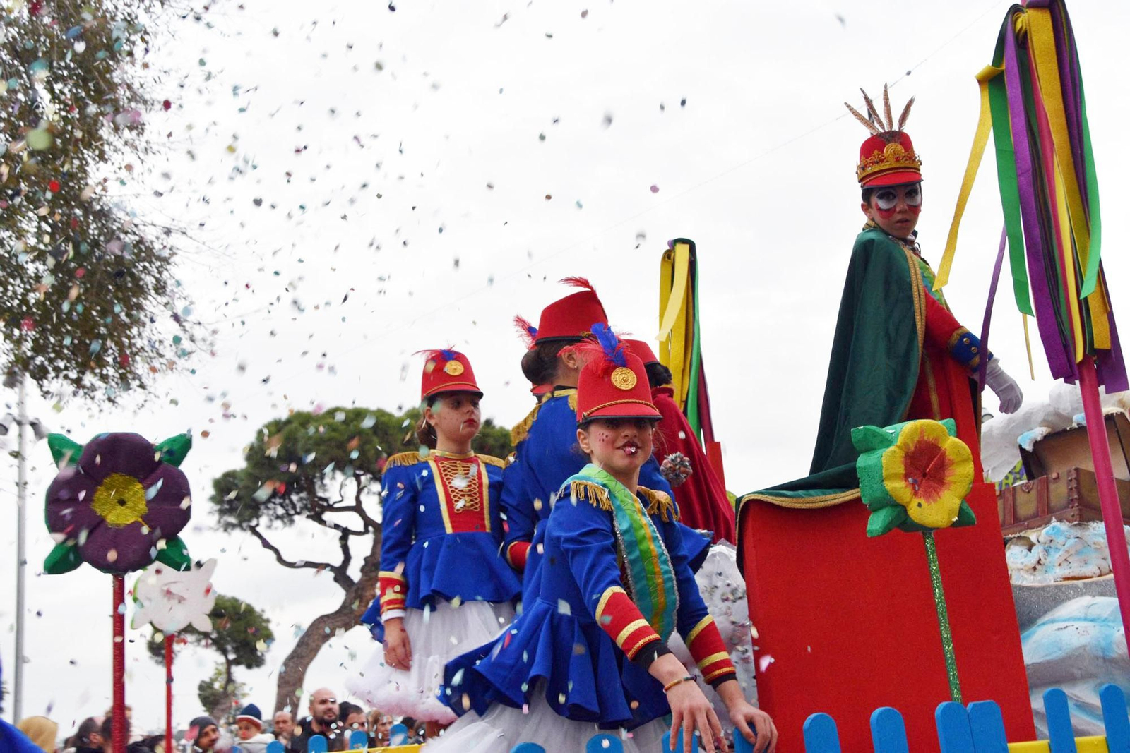 Una de las seis carrozas de la comitiva real puntaumbrieña