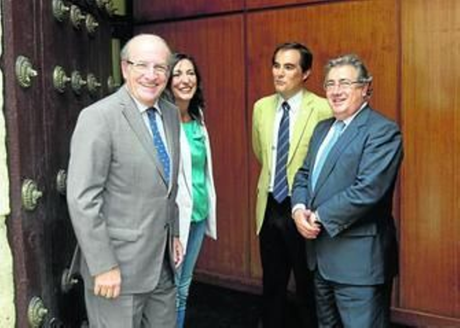 Pedro Rodríguez, Dolores López, José Nieto y Juan Ignacio Zoido, ayer en el Parlamento.