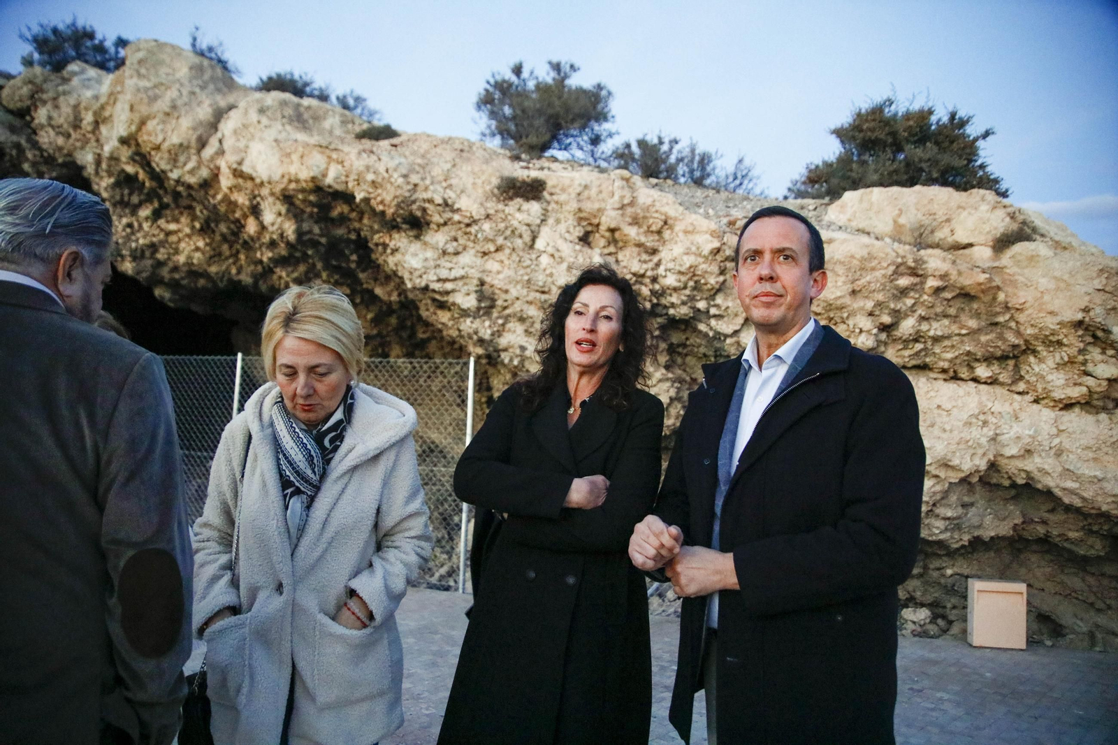 Las mejores imágenes del encendido de luces en el Cerro de San Cristobal de Almería