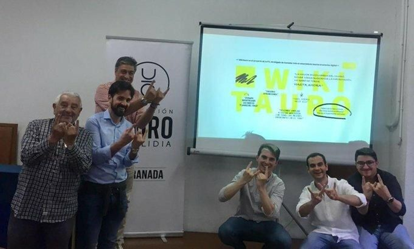 Presentación de Wikitauro en Granada. Presentación de Wikitauro en Granada.