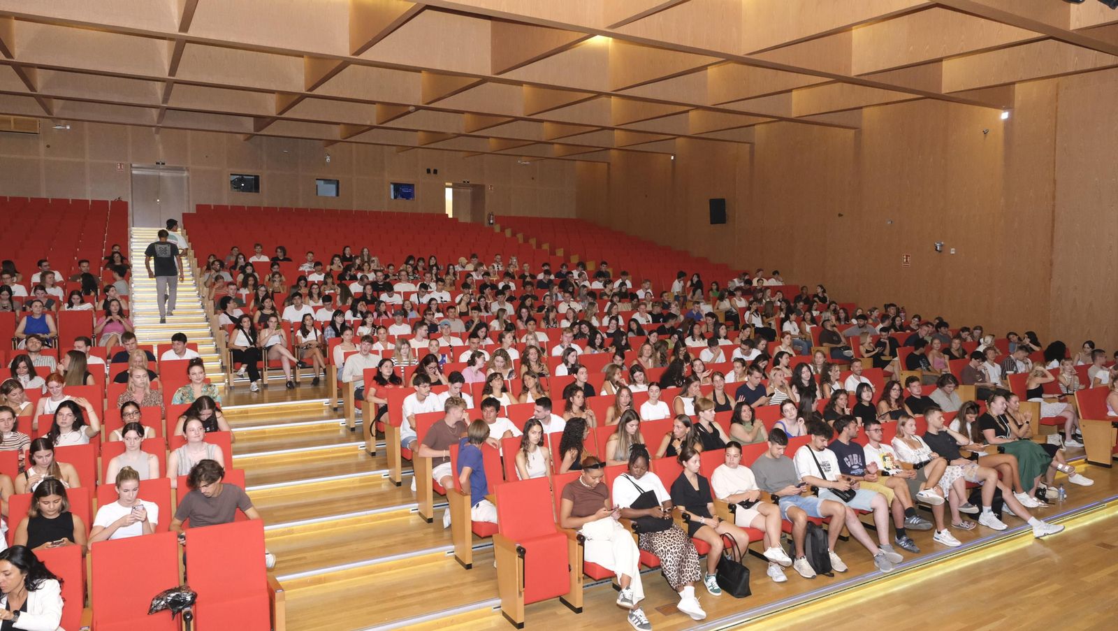 Recepción a los estudiantes extranjeros en la Universidad de Almería-UAL, en imágenes